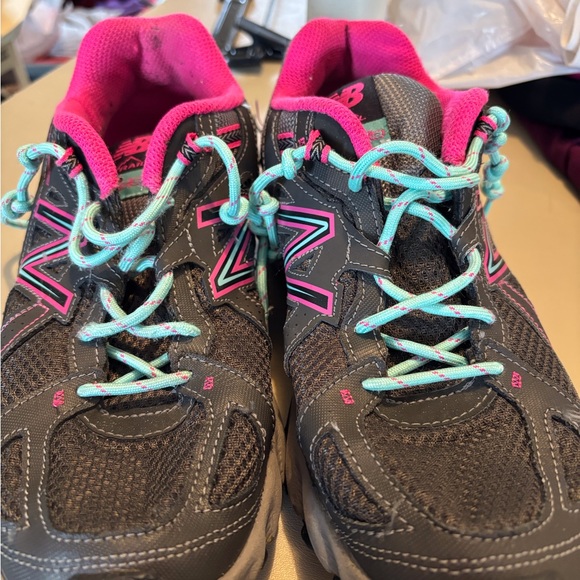 New Balance trail sneakers 9.5 very good condition - Picture 2 of 13